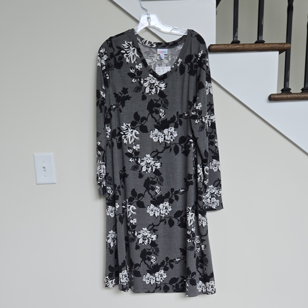 LuLaRoe Gray and Black Floral Long Sleeve Dress